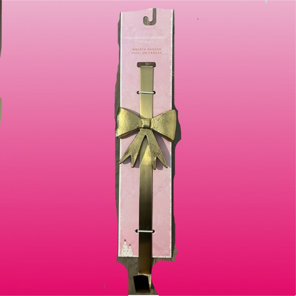 Gold Bow Wreath Hanger